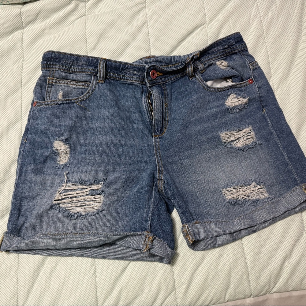 Zara Distressed Denim Women Shorts